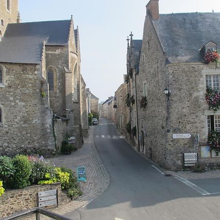 Le Relais De La Caleche Hotel Saint-Denis-d'Anjou Luaran gambar