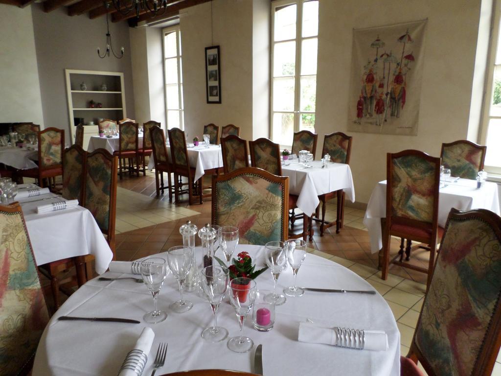 Le Relais De La Caleche Hotel Saint-Denis-d'Anjou Luaran gambar