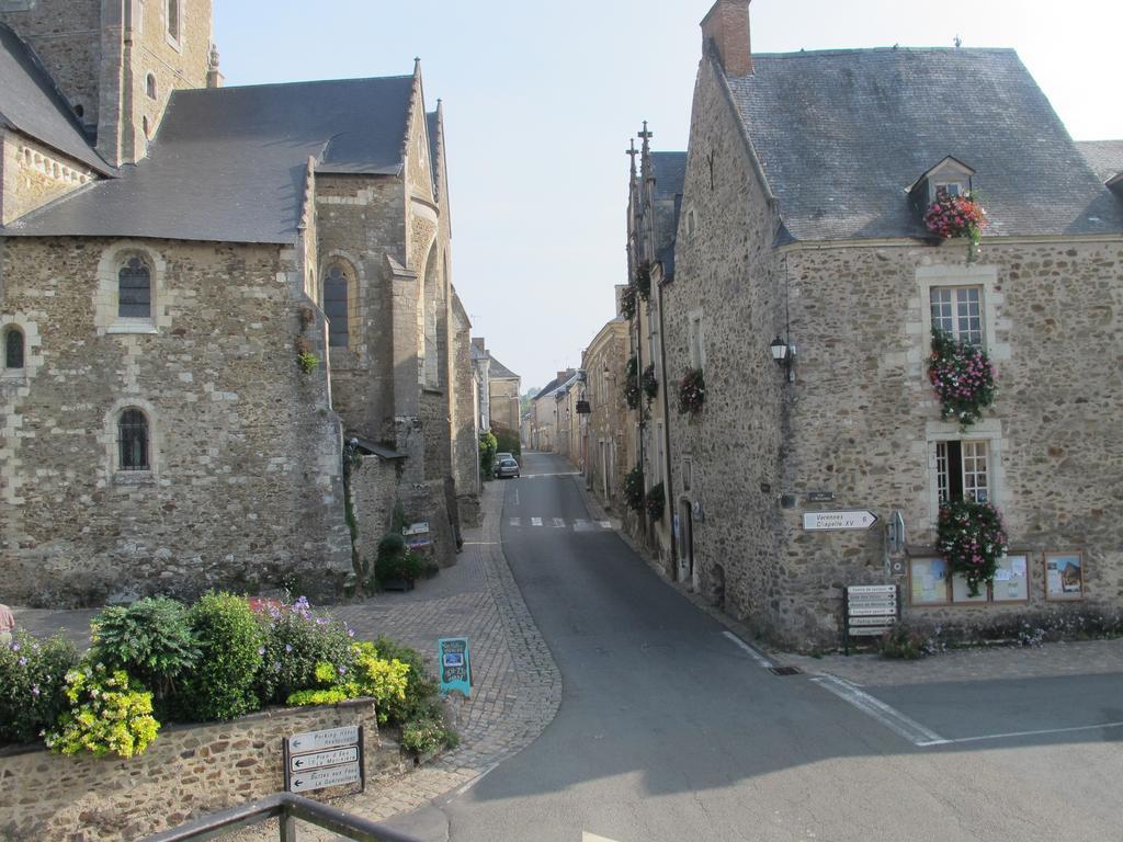 Le Relais De La Caleche Hotel Saint-Denis-d'Anjou Luaran gambar
