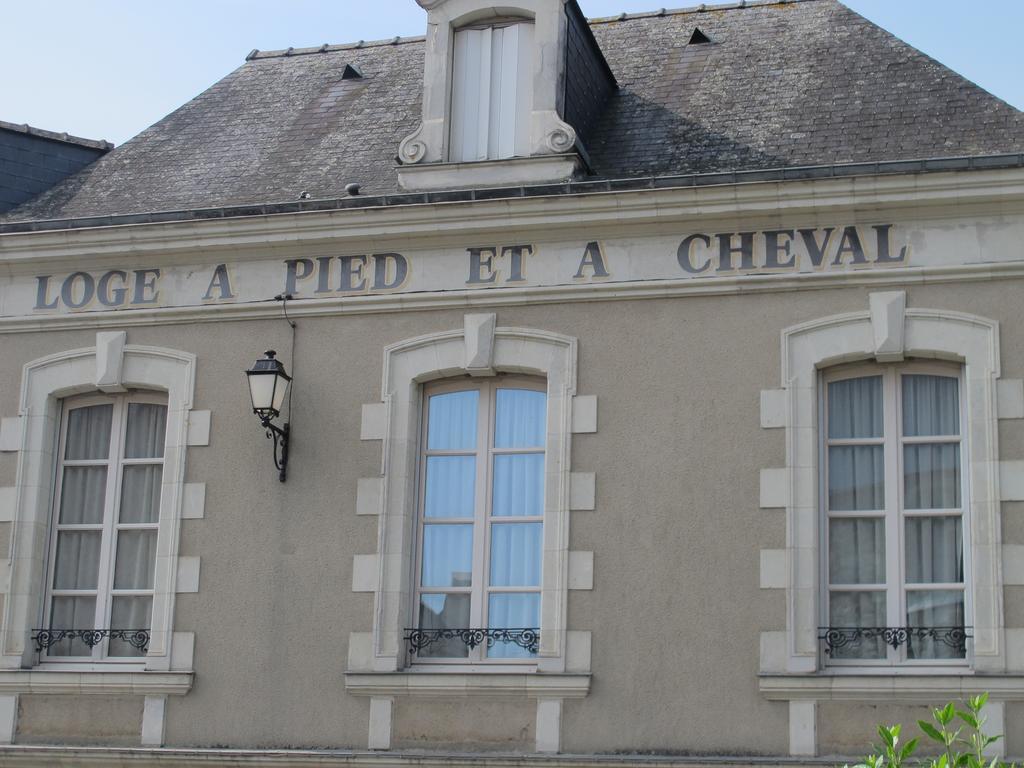 Le Relais De La Caleche Hotel Saint-Denis-d'Anjou Luaran gambar