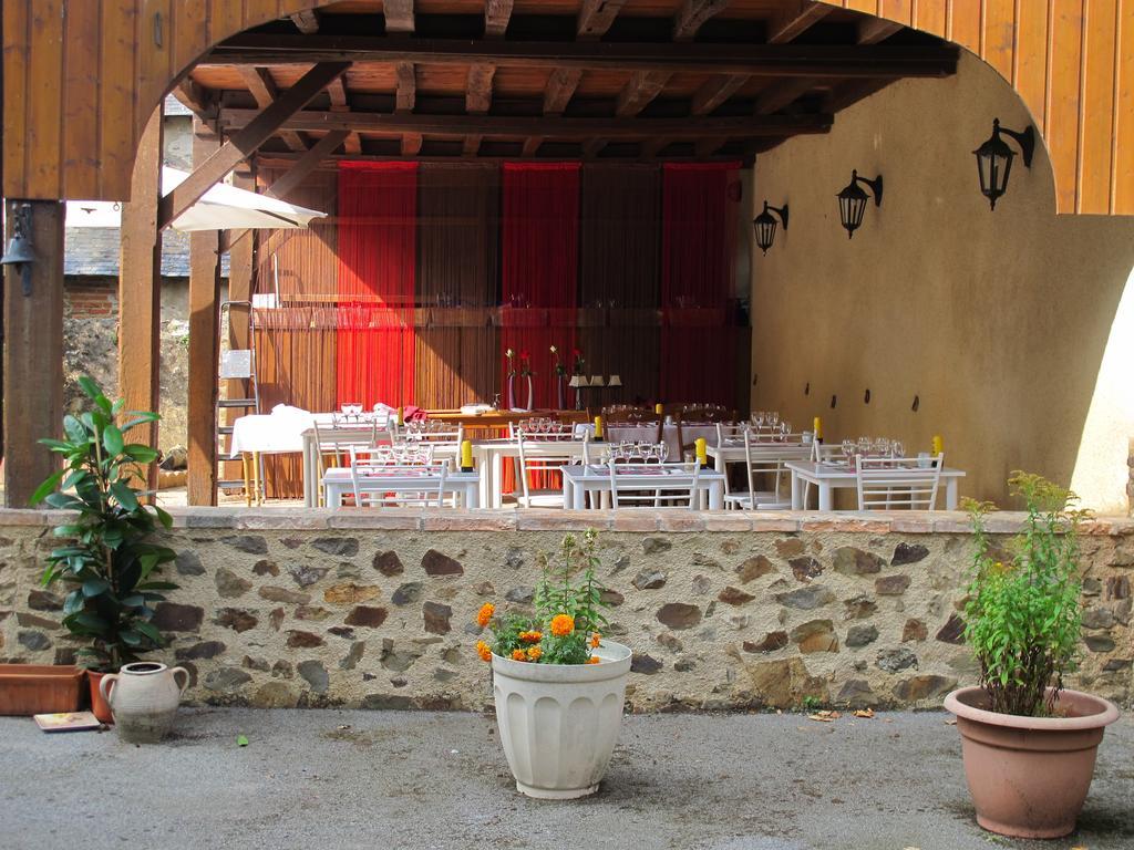 Le Relais De La Caleche Hotel Saint-Denis-d'Anjou Luaran gambar