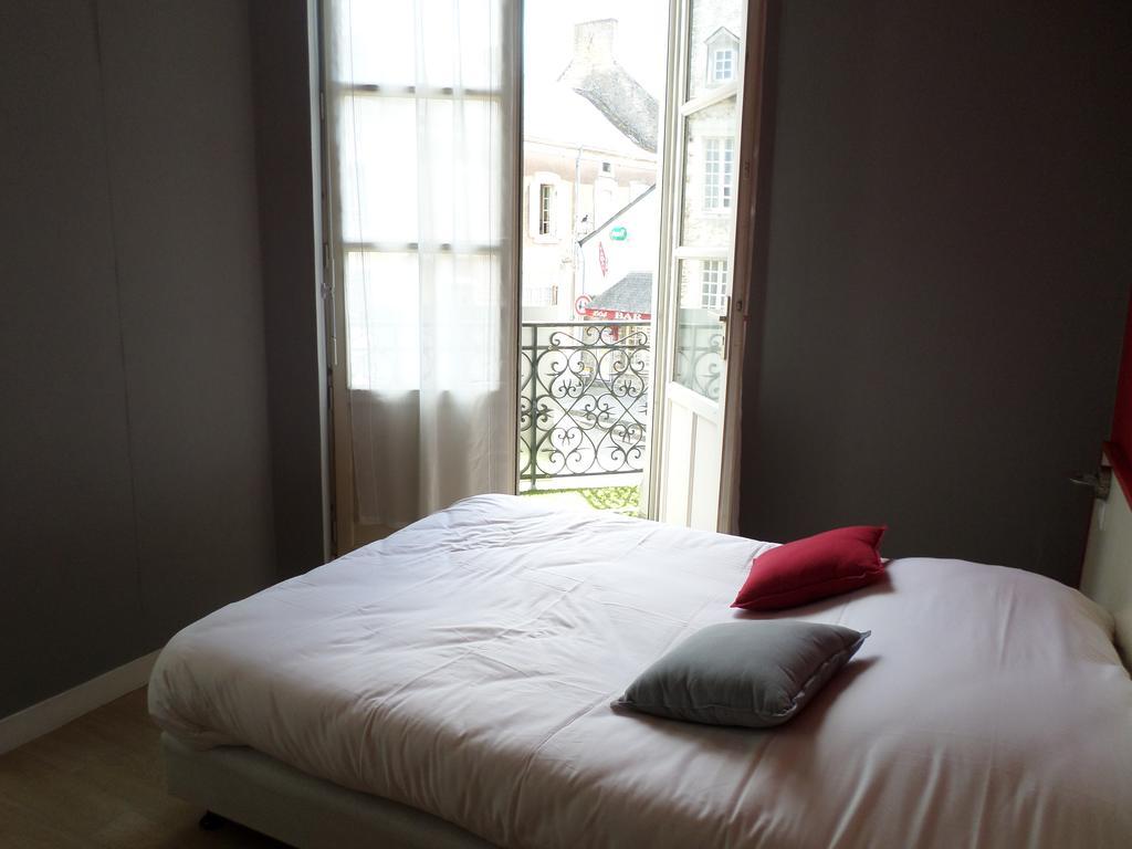 Le Relais De La Caleche Hotel Saint-Denis-d'Anjou Luaran gambar