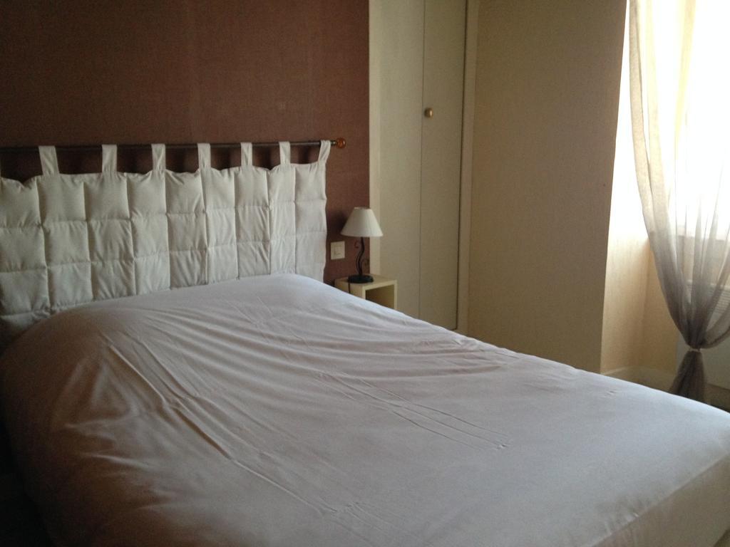Le Relais De La Caleche Hotel Saint-Denis-d'Anjou Luaran gambar