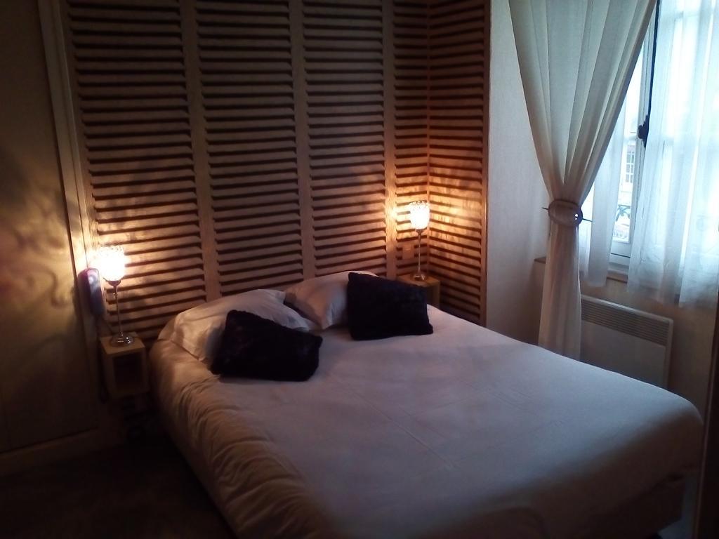 Le Relais De La Caleche Hotel Saint-Denis-d'Anjou Luaran gambar