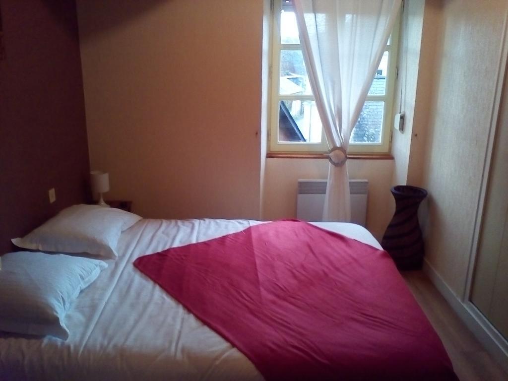 Le Relais De La Caleche Hotel Saint-Denis-d'Anjou Luaran gambar
