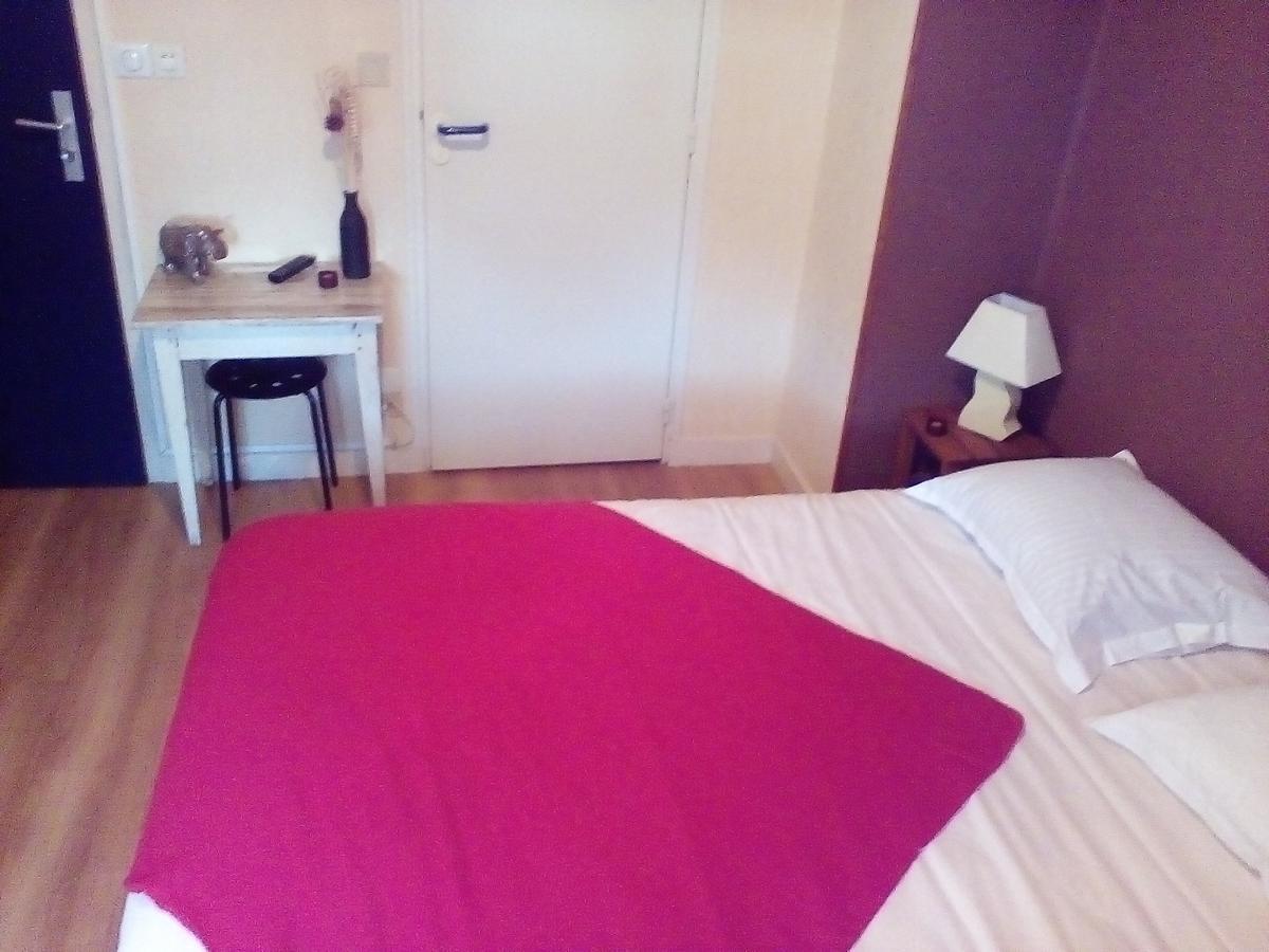 Le Relais De La Caleche Hotel Saint-Denis-d'Anjou Luaran gambar