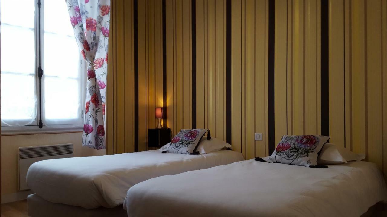 Le Relais De La Caleche Hotel Saint-Denis-d'Anjou Luaran gambar
